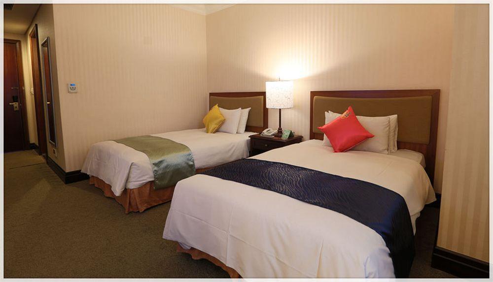 Wei-Yat Grand Hotel Tainan Buitenkant foto
