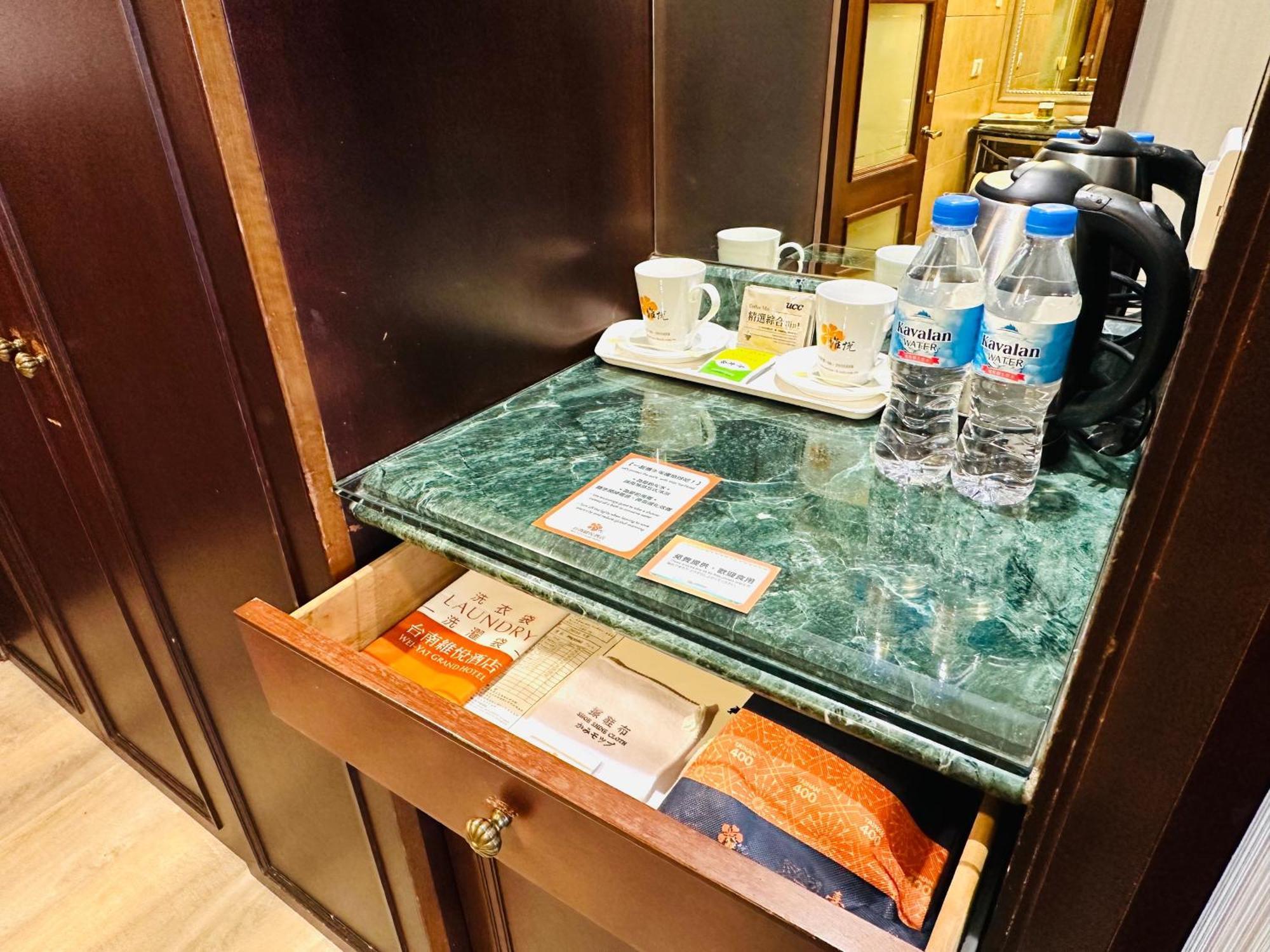Wei-Yat Grand Hotel Tainan Buitenkant foto