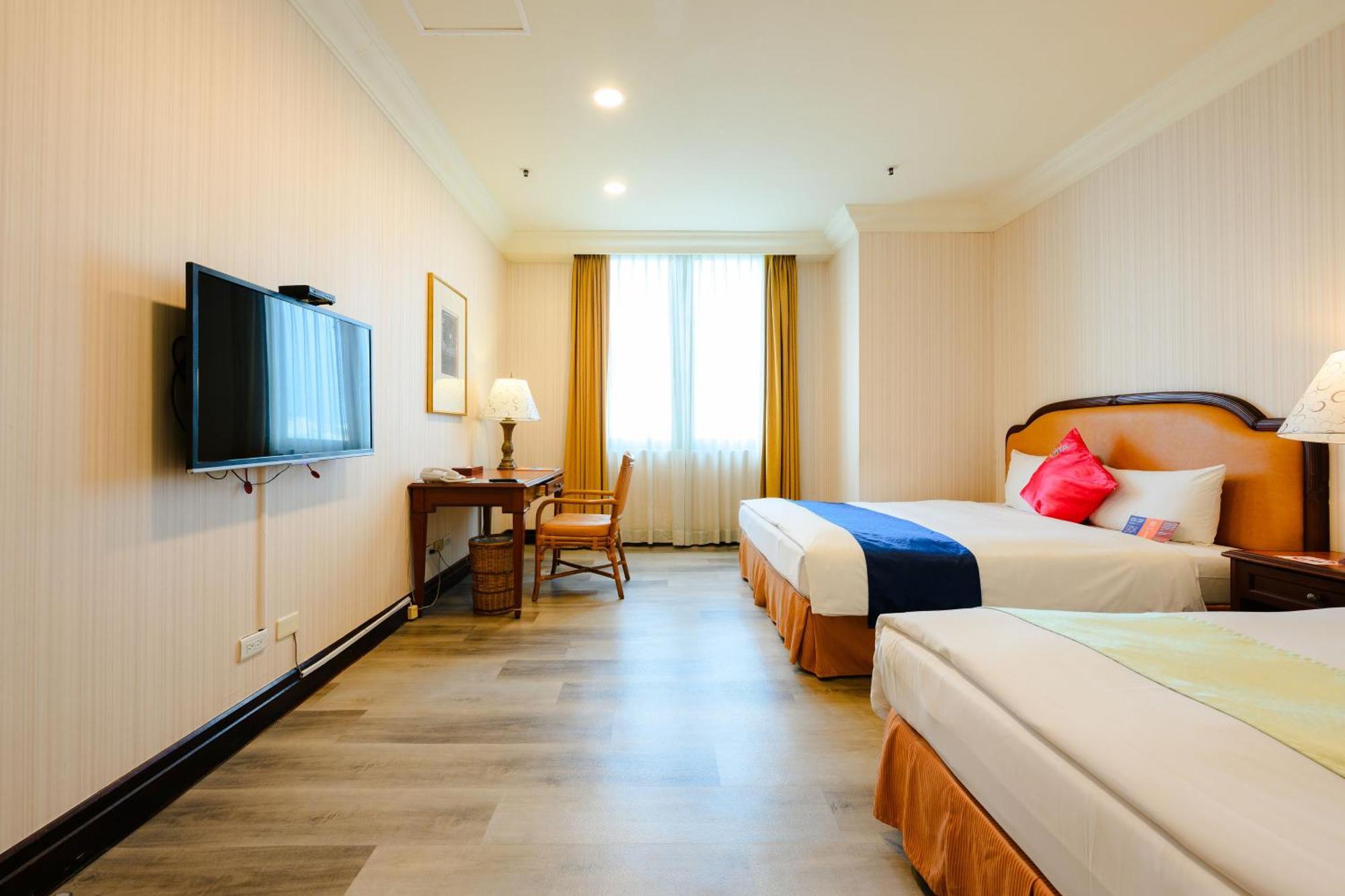 Wei-Yat Grand Hotel Tainan Buitenkant foto
