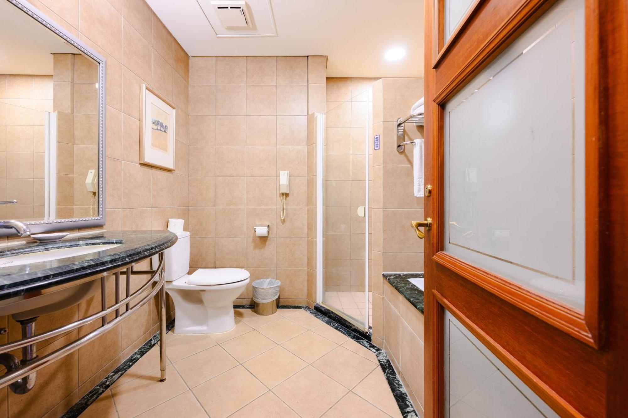Wei-Yat Grand Hotel Tainan Buitenkant foto