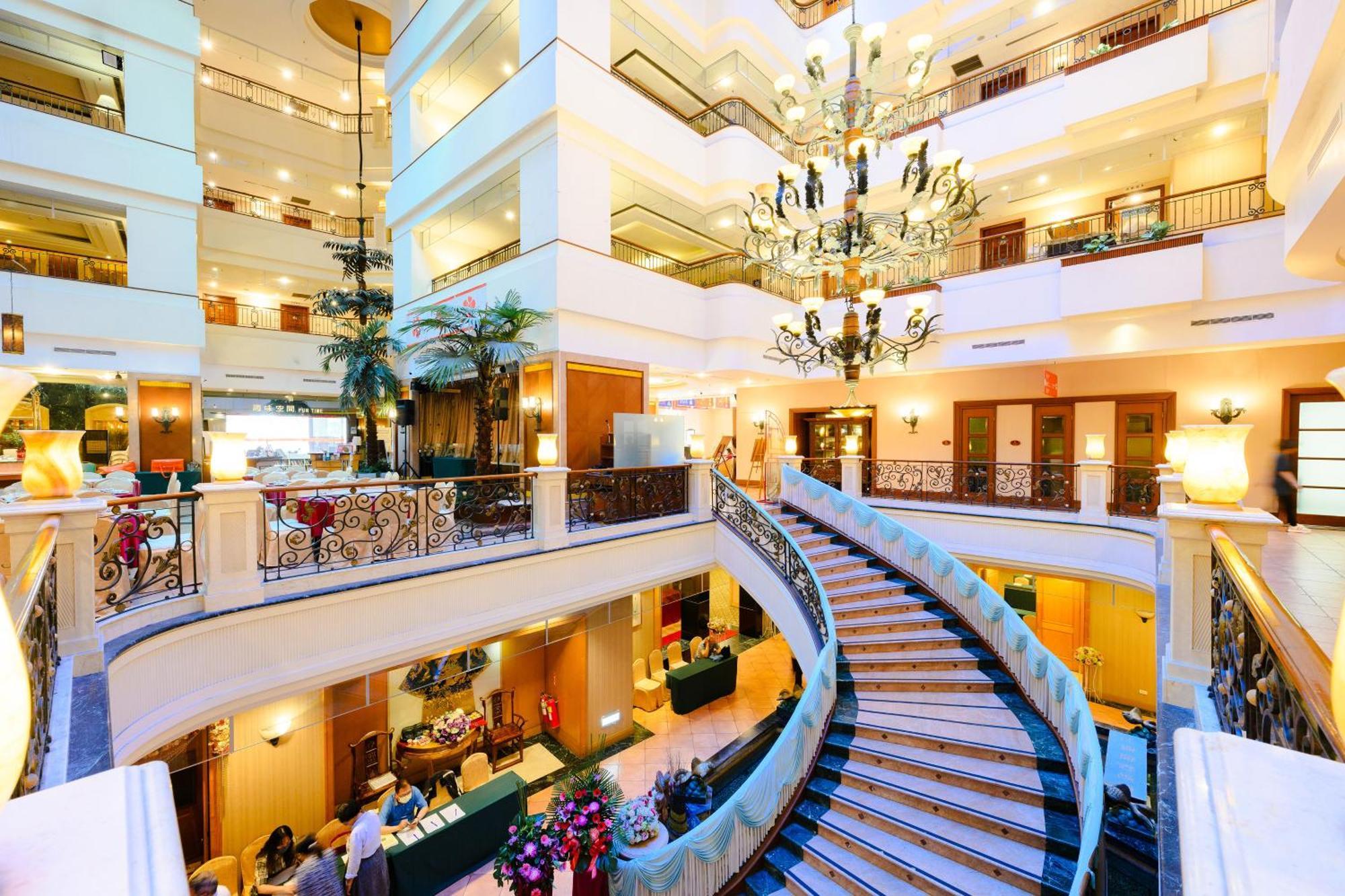 Wei-Yat Grand Hotel Tainan Buitenkant foto