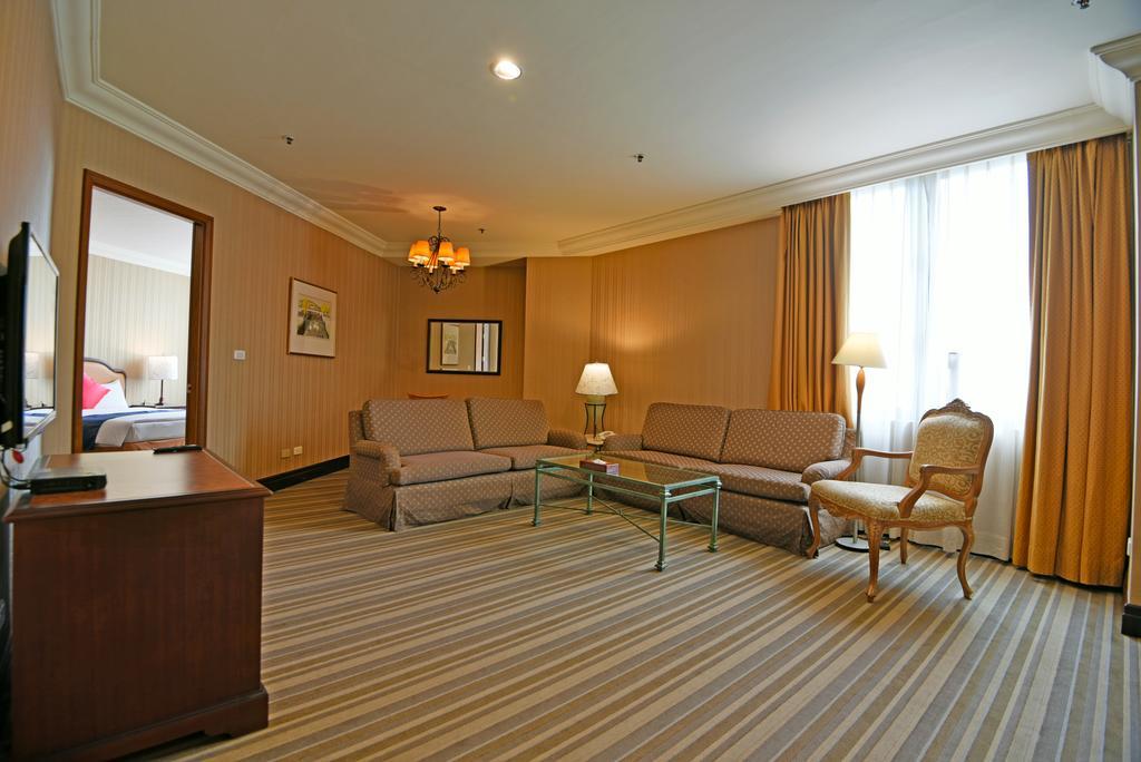 Wei-Yat Grand Hotel Tainan Buitenkant foto