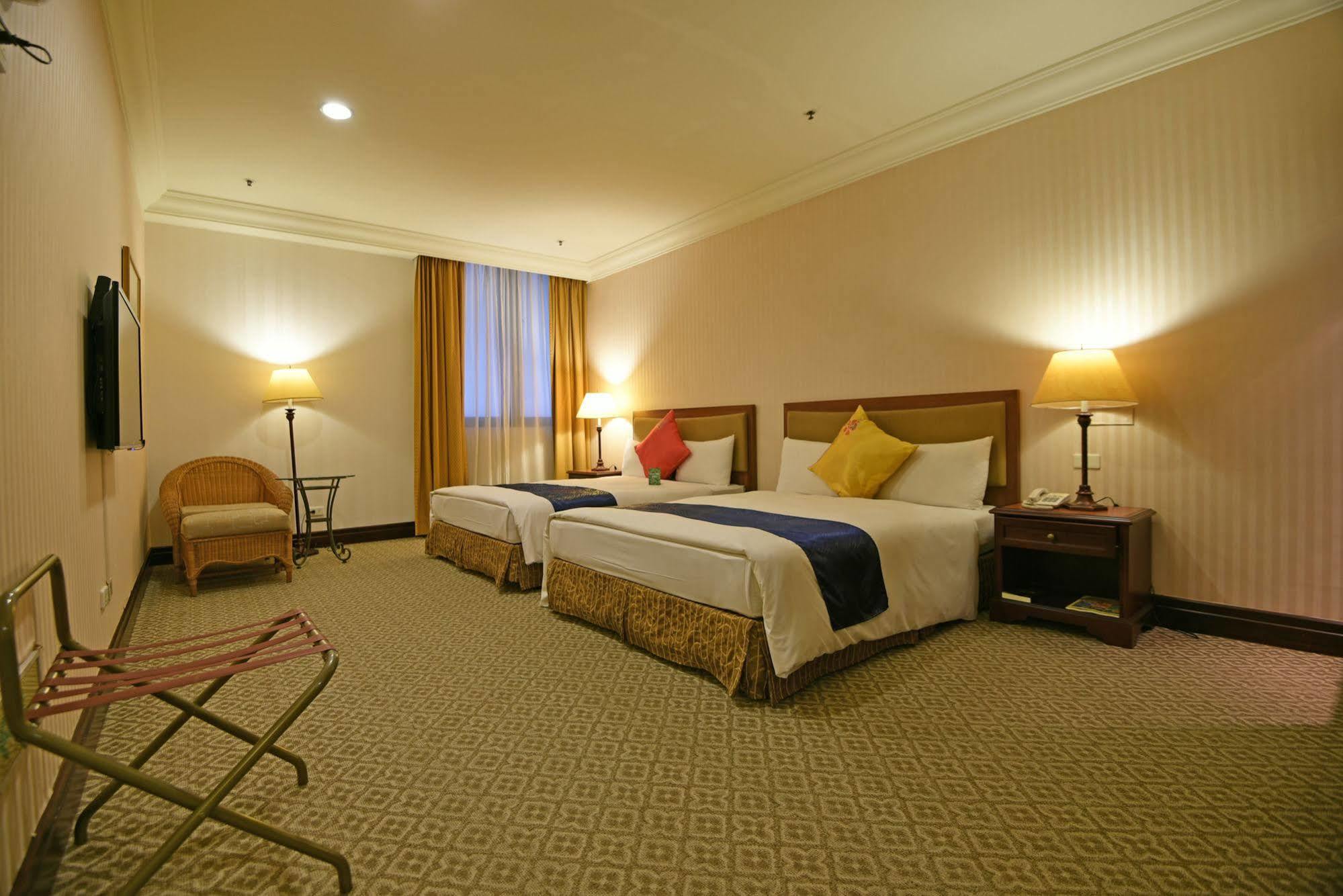 Wei-Yat Grand Hotel Tainan Buitenkant foto