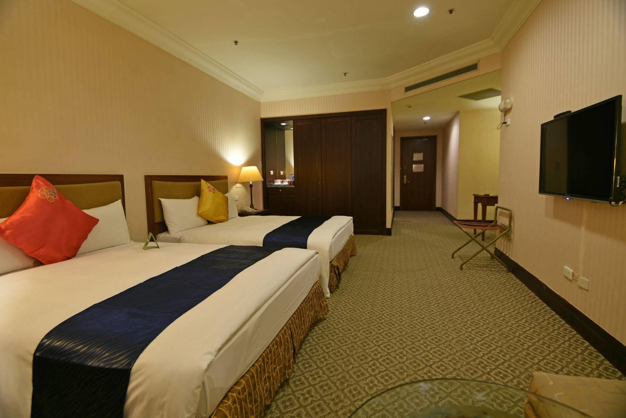Wei-Yat Grand Hotel Tainan Buitenkant foto